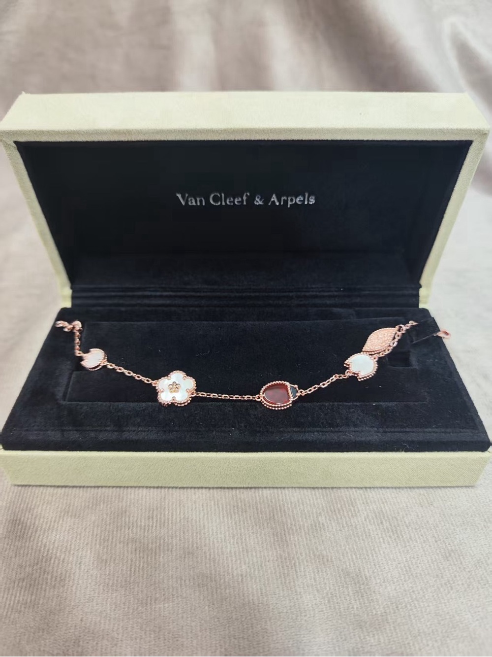 🤑Van Cleef & Arpels Rose Gold Bracelet with Pink and White Alhambra Motifs